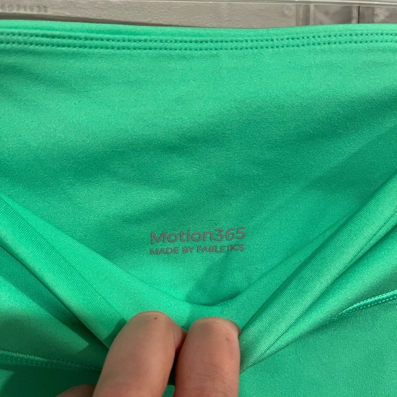 Fabletics Motion365 Short Bundle - Picture 6 of 14